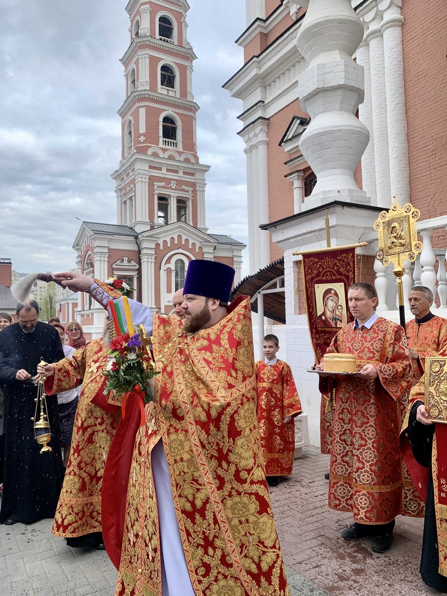 Пасхальная седмица что нельзя делать. Светлая седмица сплошная среда светлой седмицы. Пасхальная седмица. Понедельник светлой седмицы. Светлая Пасхальная седмица.