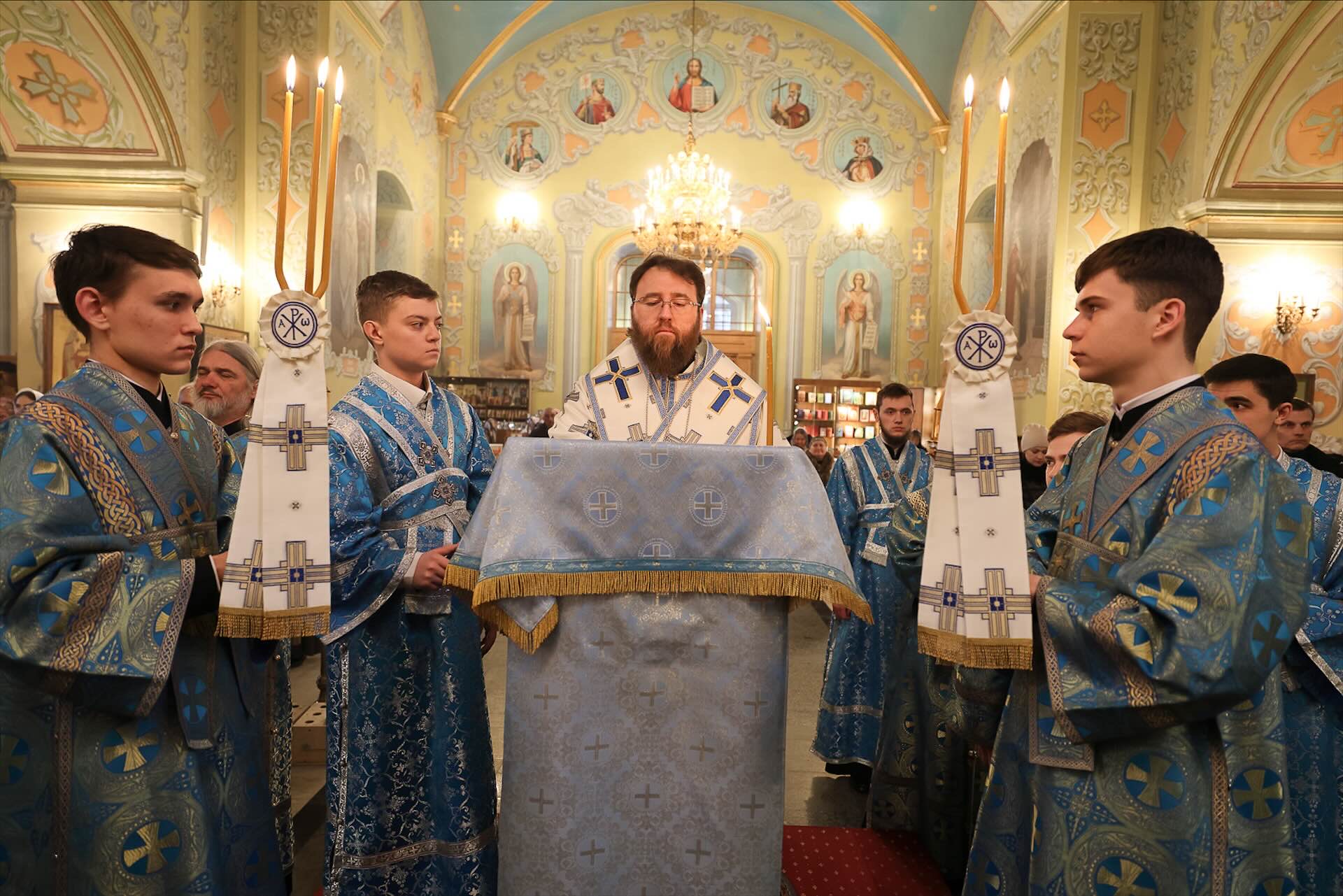 Поем вечернюю службу. Вечернее богослужение.